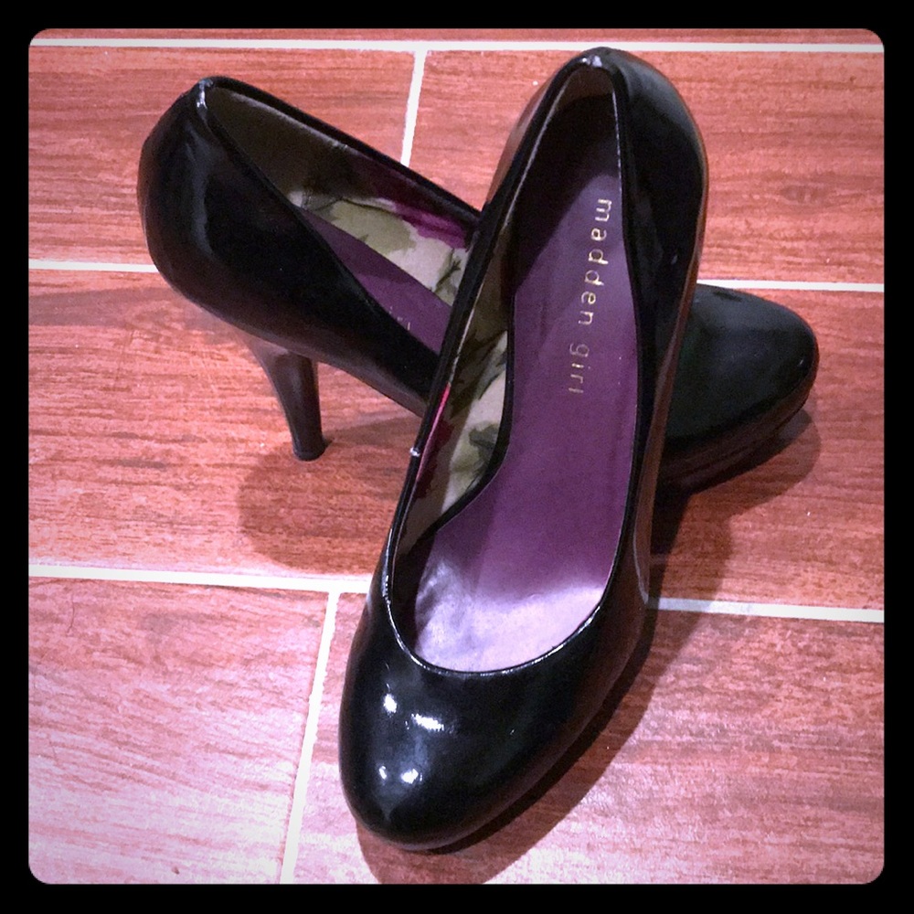 Madden Girl  Shiny Black Atonee Platform Pumps